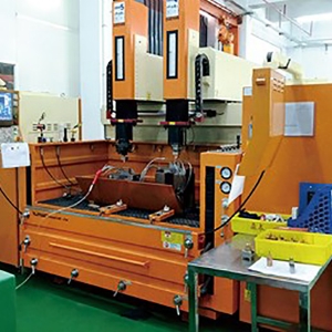 模具部-EDM加工區(qū)