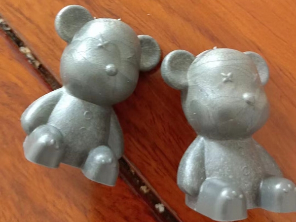 濟(jì)寧安屹工貿(mào)承接注塑模具和注塑產(chǎn)品專(zhuān)業(yè)代工，金日接單網(wǎng)紅小熊杯，日產(chǎn)8萬(wàn)只